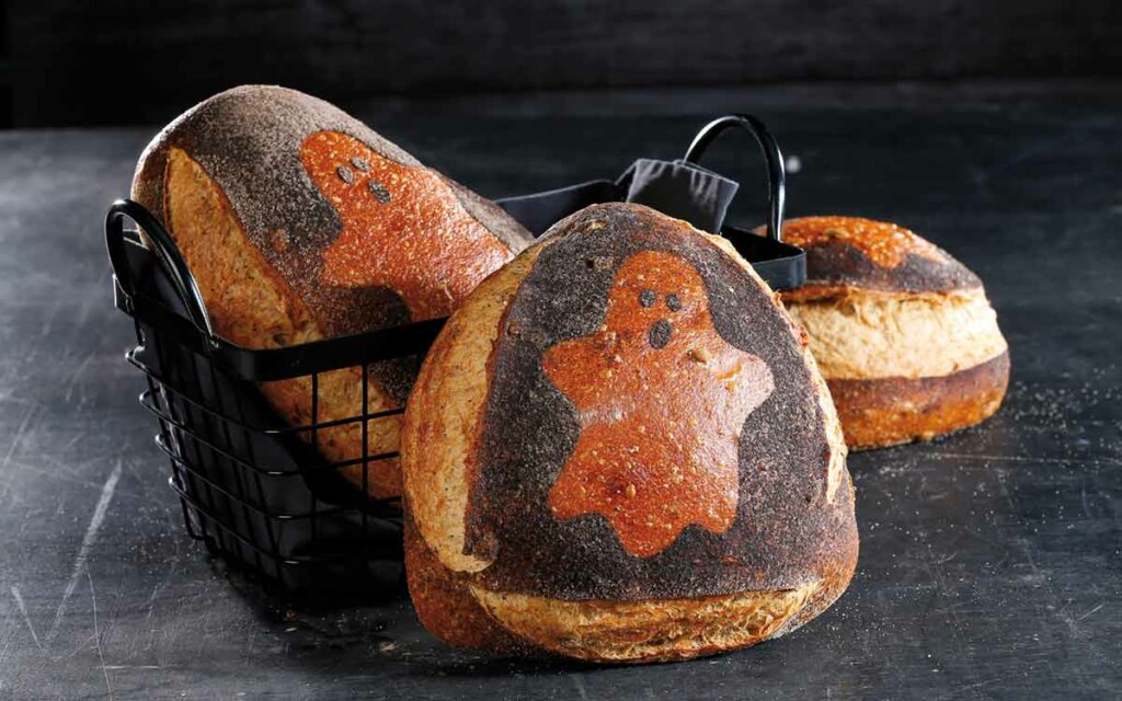 Brød dekorer til halloween.