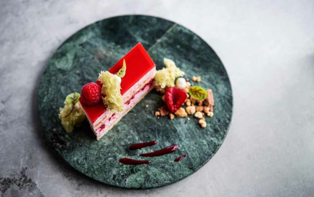 Dessertstang med bringebær.