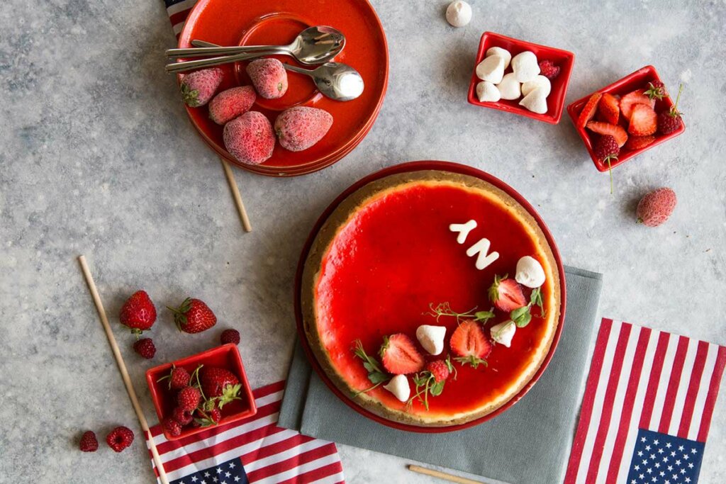 Rød New York Cheesecake.