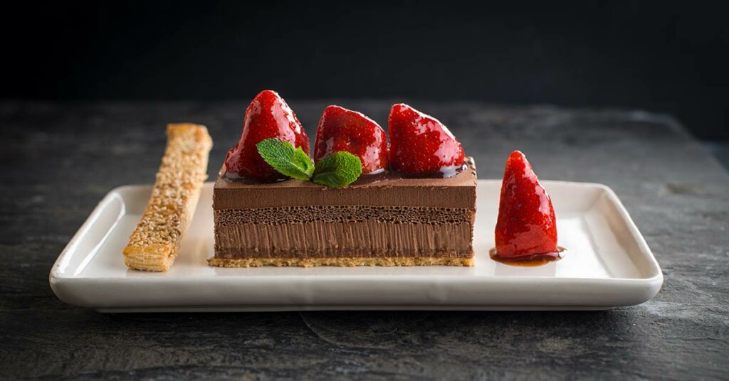 Dessertkake med friske bær fra My Bakery.